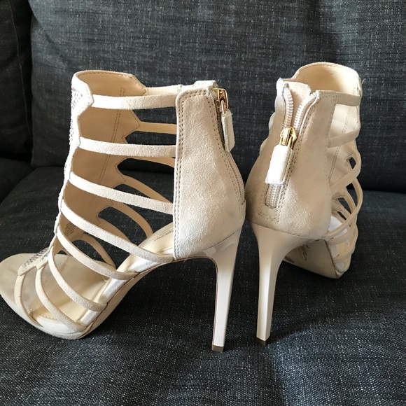 Vince Camuto suede heels - Picture 5 of 7